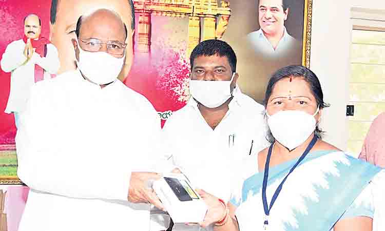 ఆశావర్కర్ల సేవలు వెలకట్టలేనివి