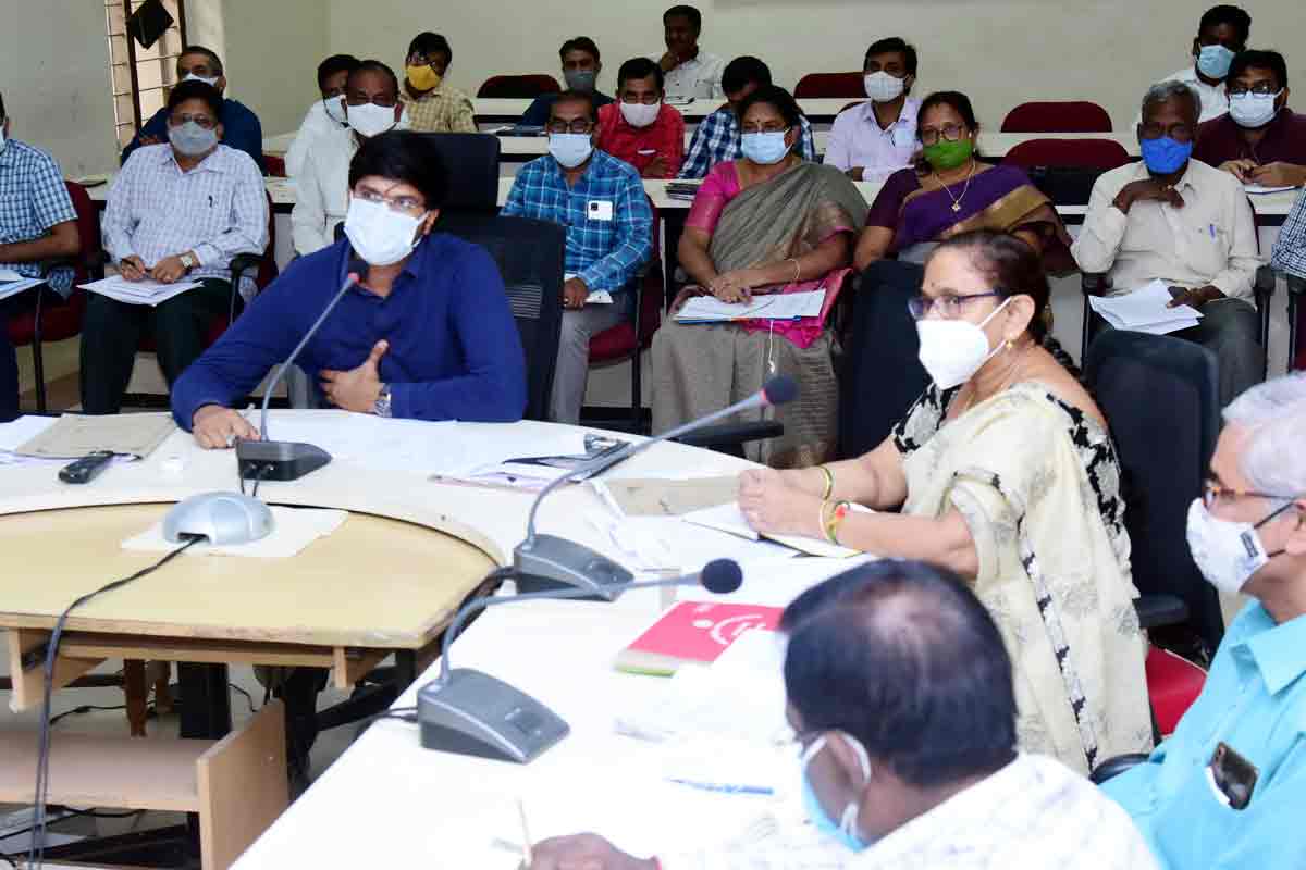 ధరణి సేవలు పారదర్శకంగా అందించాలి