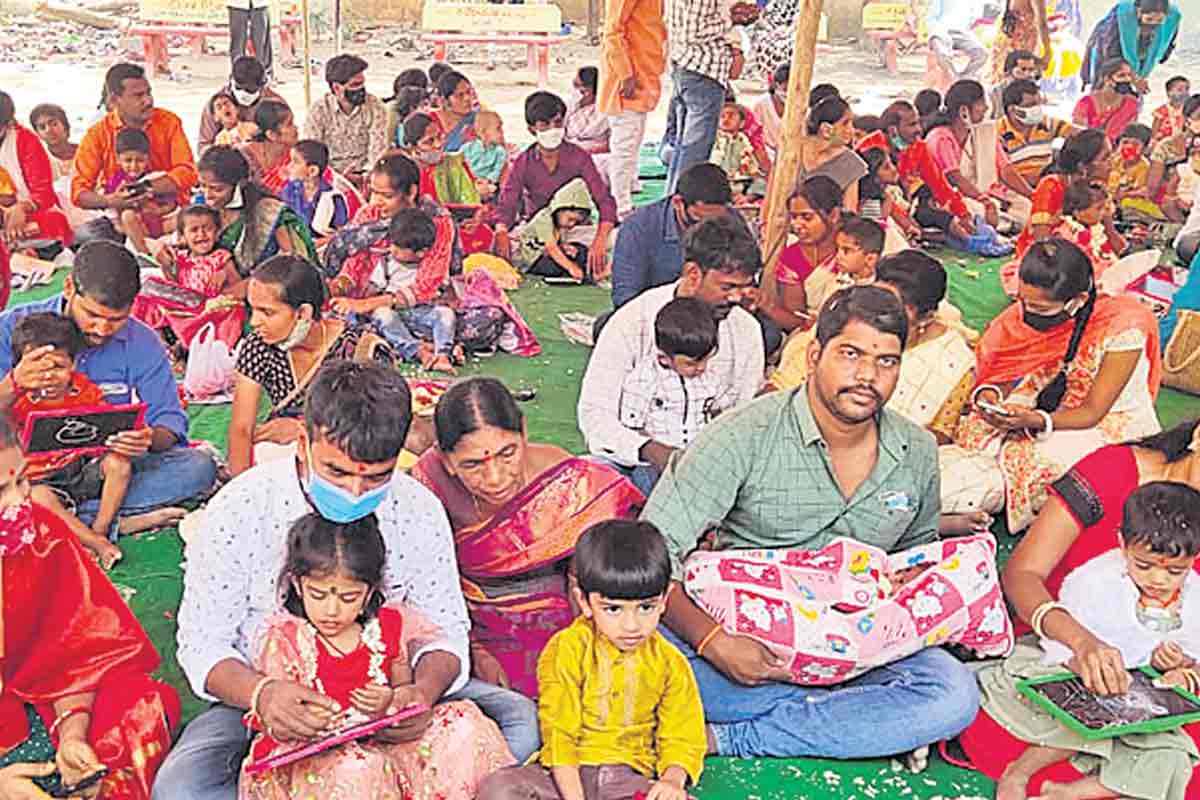 భక్తిశ్రద్ధలతో వసంత పంచమి