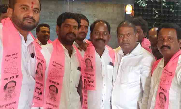 టీఆర్‌ఎస్‌లో పలువురి చేరిక