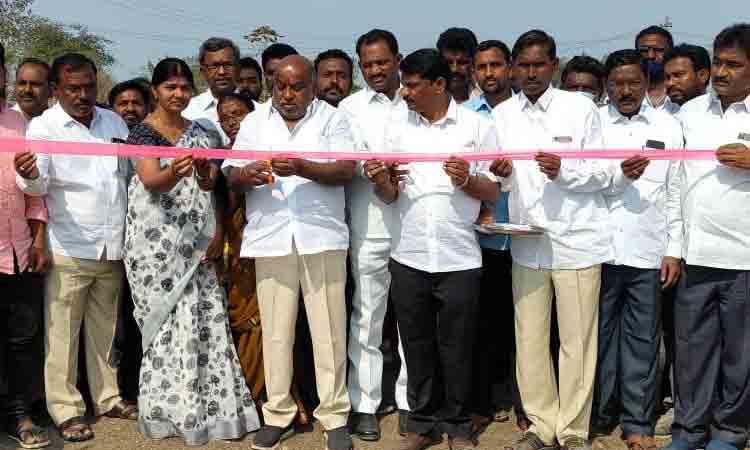 గ్రామాల అభివృద్ధికి ప్రభుత్వం కృషి