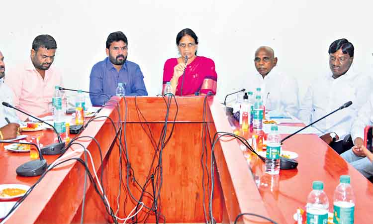 వెనుకబడ్డ దళితులకు..వెన్నుదన్నుగా…