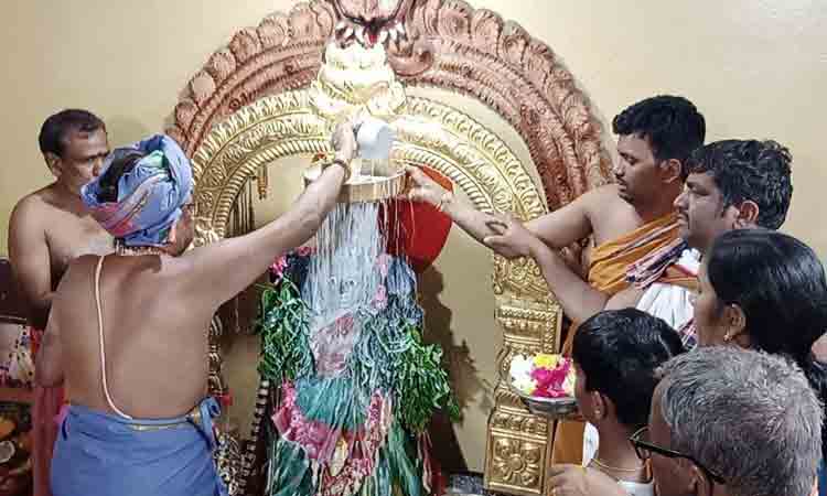 కనుల పండువగా గంగనీళ్ల జాతర