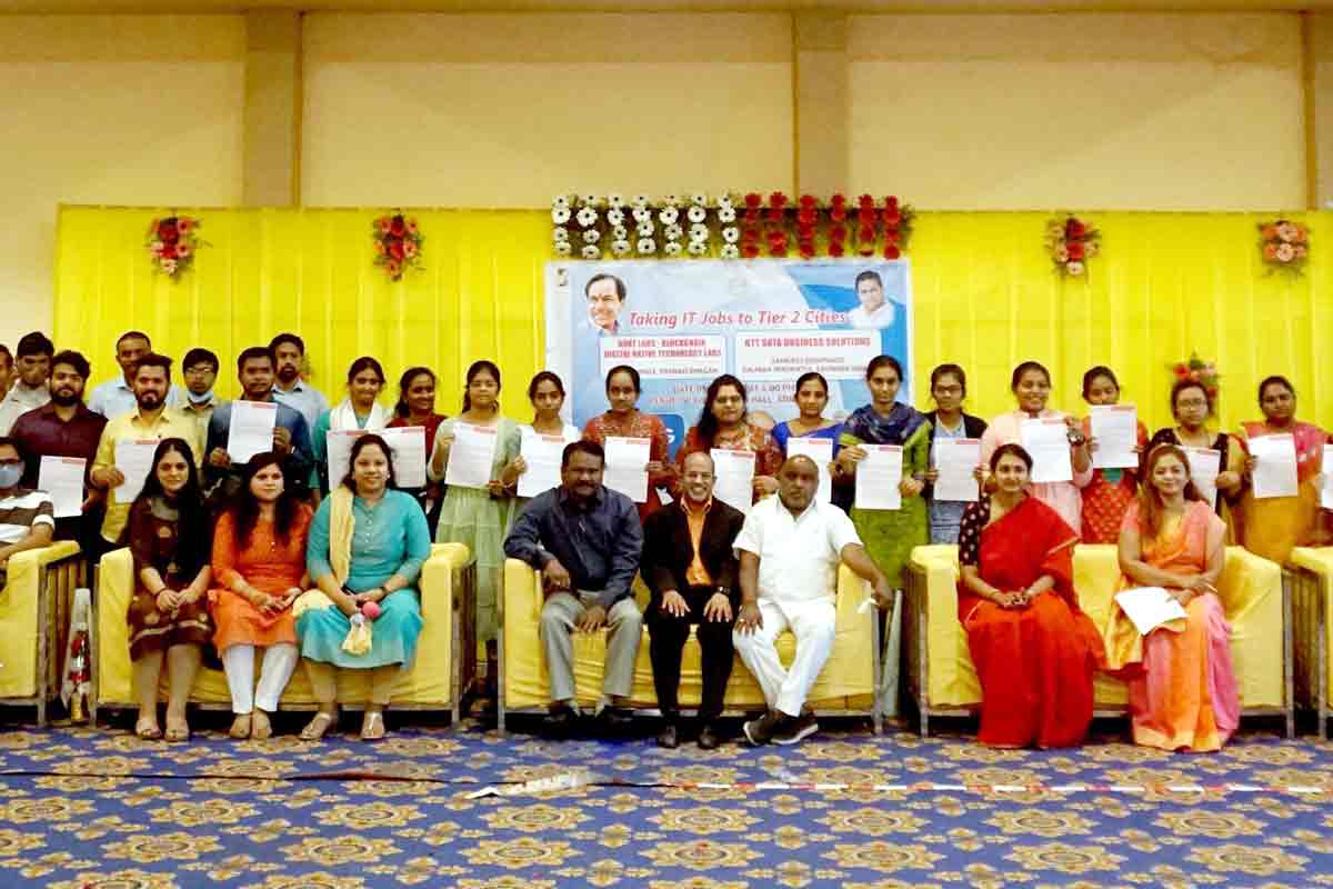 ఆదిలాబాద్‌కు ఐటీ శోభ