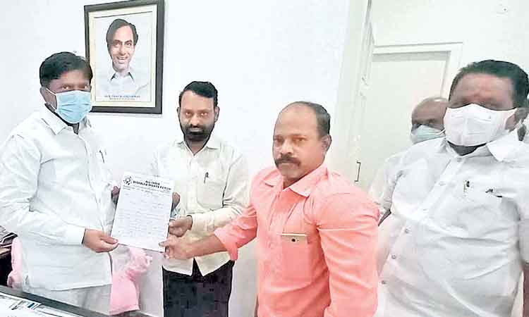 జాతరలో ప్రత్యేక వసతులు కల్పించాలి