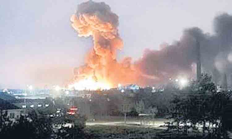 ఉక్రెయిన్‌లో చిక్కుకున్న వారి సమాచారం ఇవ్వండి