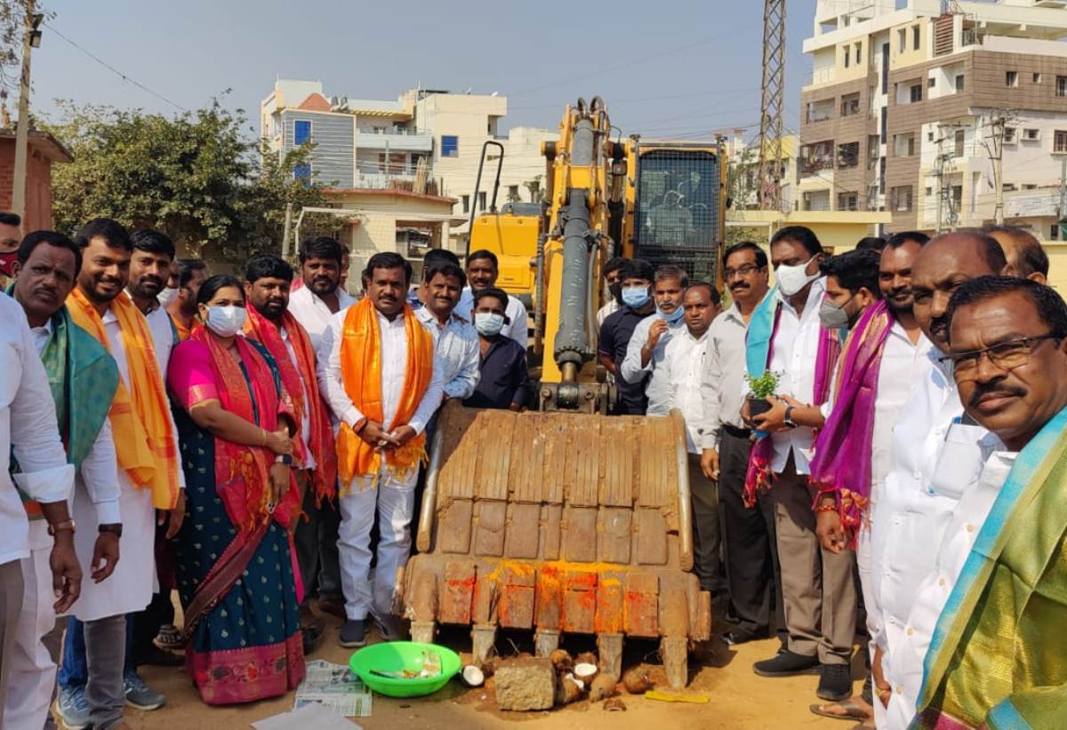 Water tank | కిస్మత్‌పూర్‌లో వాట‌ర్‌ట్యాంక్‌ నిర్మాణ పనులను ప్రారంభించిన ఎమ్మెల్యే
