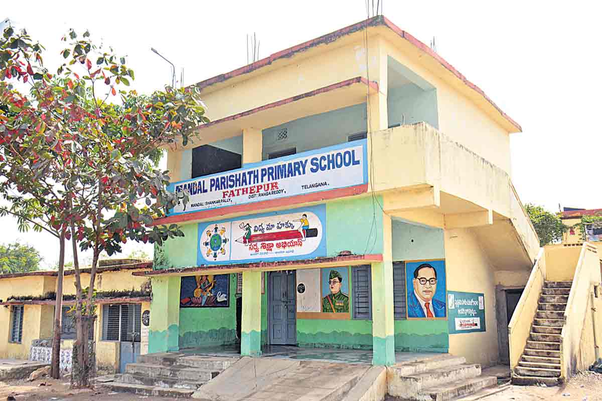 అటు నియంత్రిస్తూ..ఇటు నిధులిస్తూ..