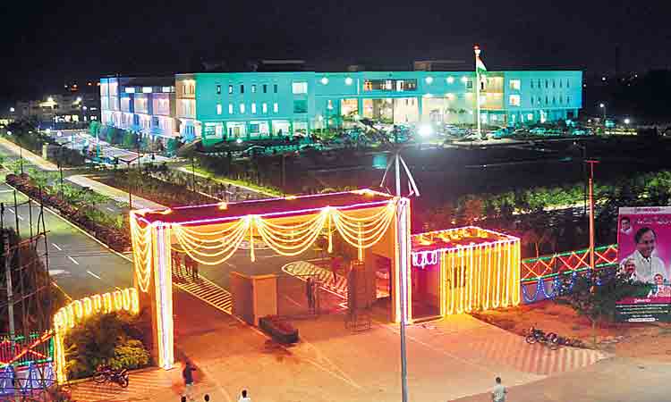 కండ్లముందు సమీకృత సౌధం