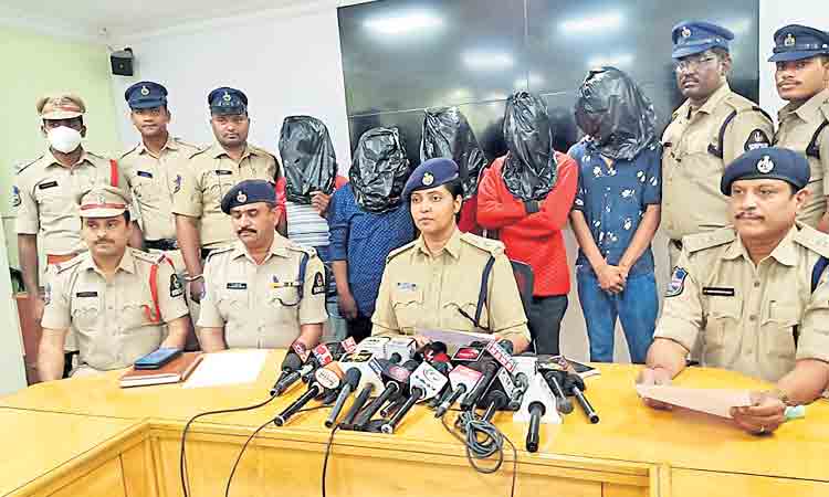 పలు చోట్ల గంజాయి పట్టివేత