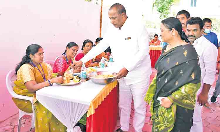 అతివల ప్రగతిలో ఆర్పీలు కీలకం