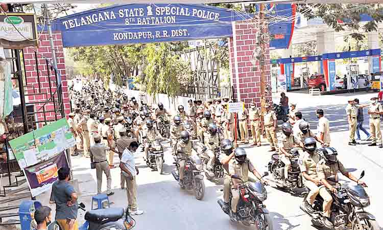 హెల్మెట్‌ తప్పనిసరి..