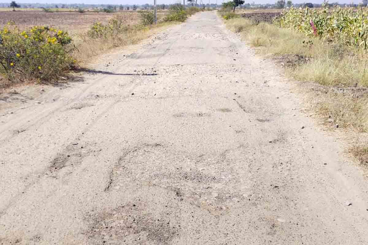 మాట నిలబెట్టుకున్న ఎమ్మెల్యేలు