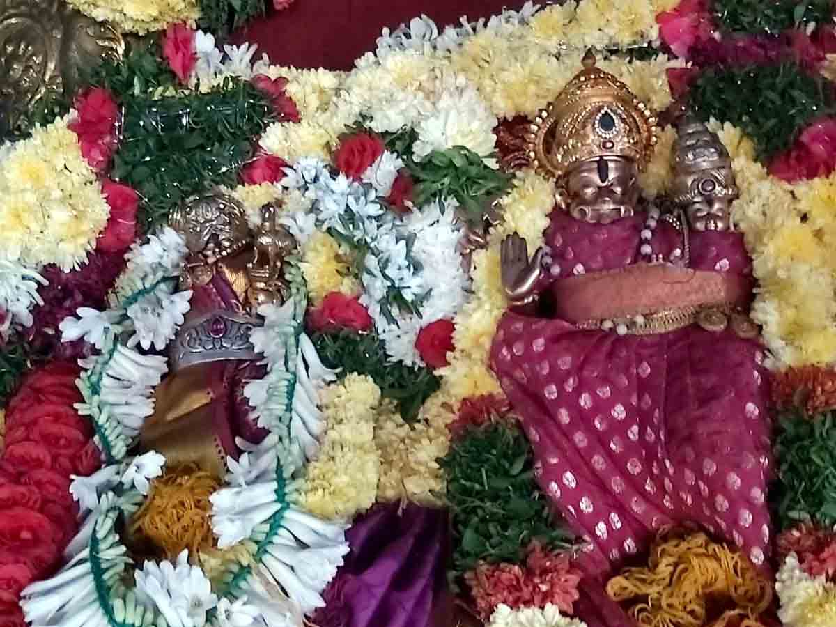 Yadadri temple : శ్రీవారి ఖజానాకు రూ. 7,35,308 ఆదాయం