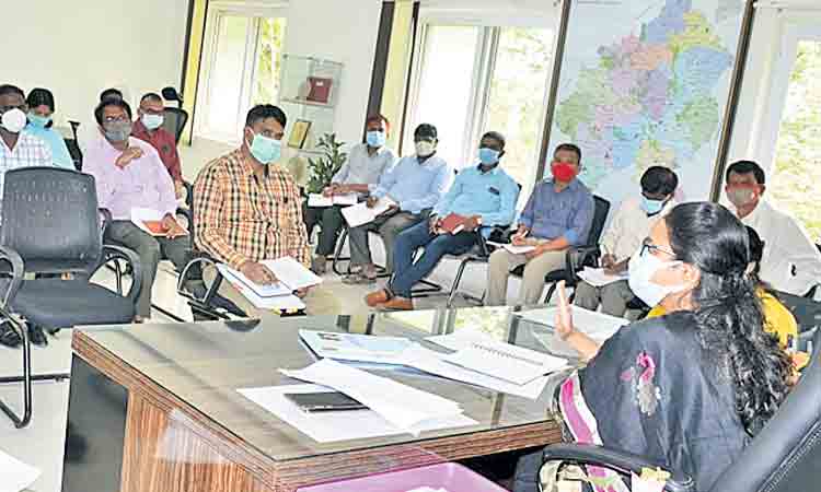 ప్రైవేటుకు దీటుగా తీర్చుదిద్దాలి