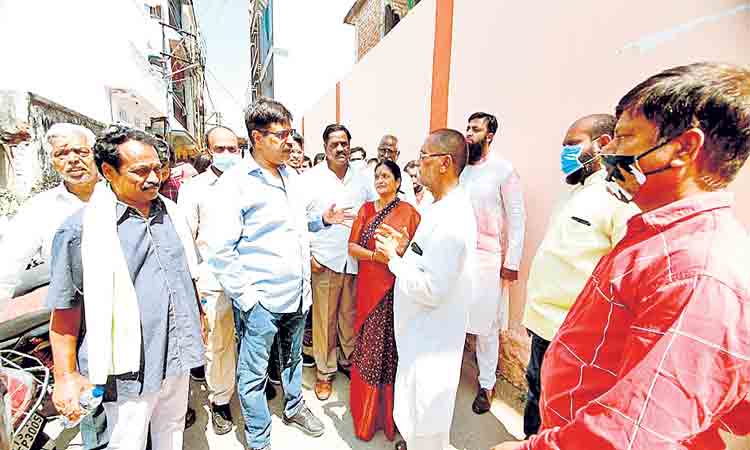 శంకేశ్వరబజార్‌ బస్తీవాసుల సమస్యలు పరిష్కరిస్తా