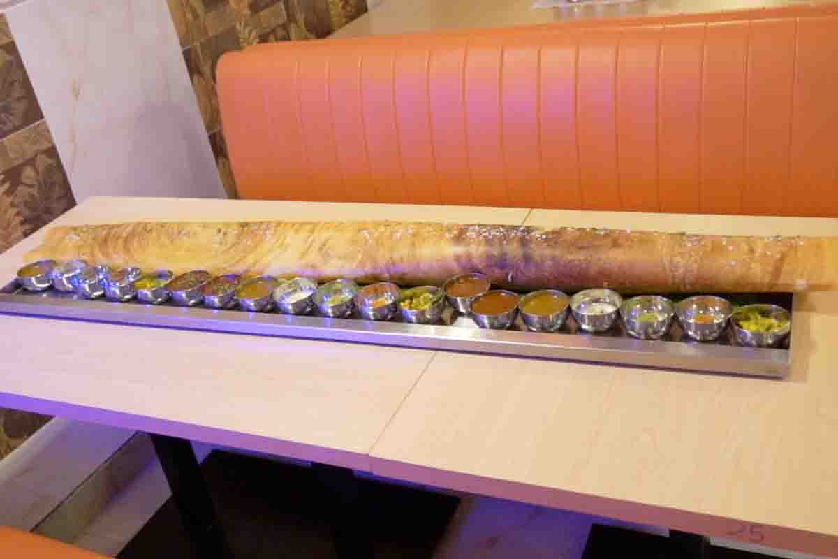 6 feet dosa: హైద‌రాబాద్‌లో ఆర‌డుగుల దోశ‌..చూస్తే నోరెళ్ల‌బెట్టాల్సిందే..!!