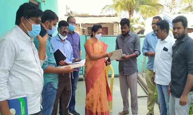 ‘దళితబంధు’ దరఖాస్తులు పరిశీలన