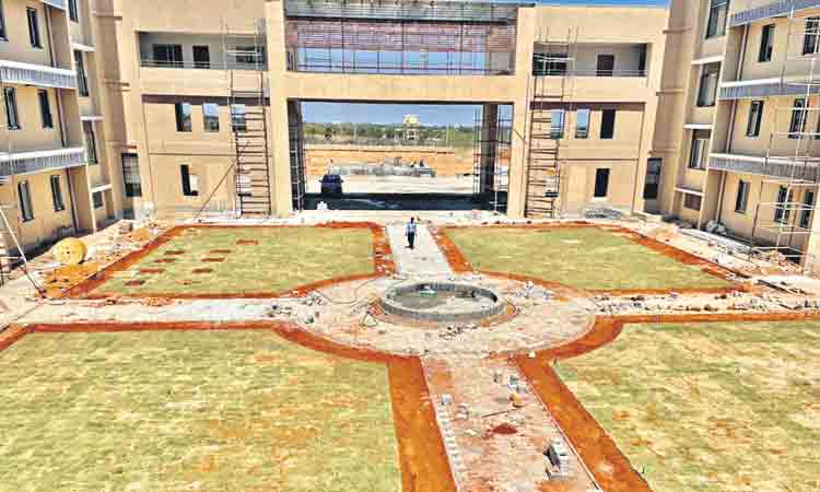 అత్యాధునిక హంగులు అద్భుత నిర్మాణం