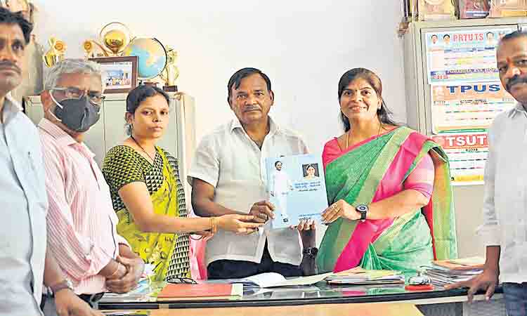 ప్రభుత్వ పాఠశాలల  అభివృద్ధికి సీఎం కృషి