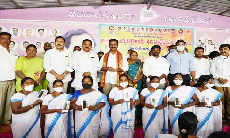 కొవిడ్‌ నిర్మూలనలో ‘ఆశ’ల ప్రాత కీలకం