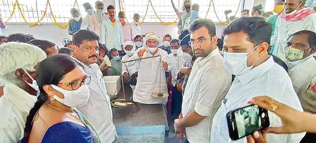 మత్స్యకారుల సంక్షేమానికి కృషి