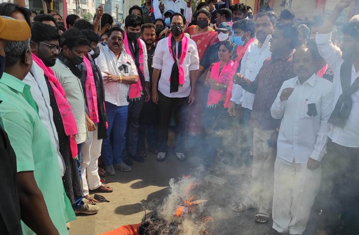 Modi should apologize | అమరుల త్యాగాలను అవమానించిన ప్రధాని మోడీ క్షమాపణలు చెప్పాలి : ఎమ్మెల్యే మాగంటి గోపినాథ్‌..