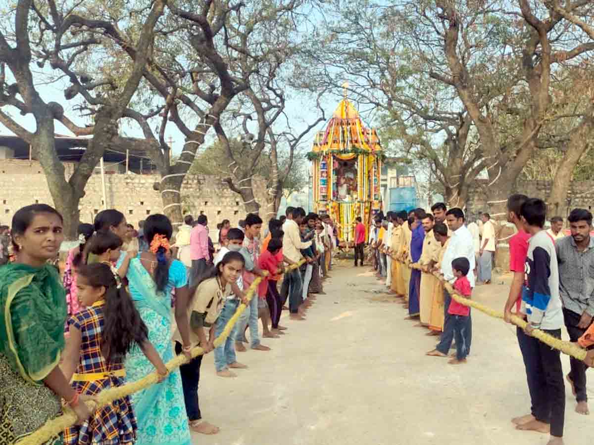 Kadthal news : కొనసాగుతున్న వేణుగోపాలస్వామి బ్రహ్మోత్సవాలు..