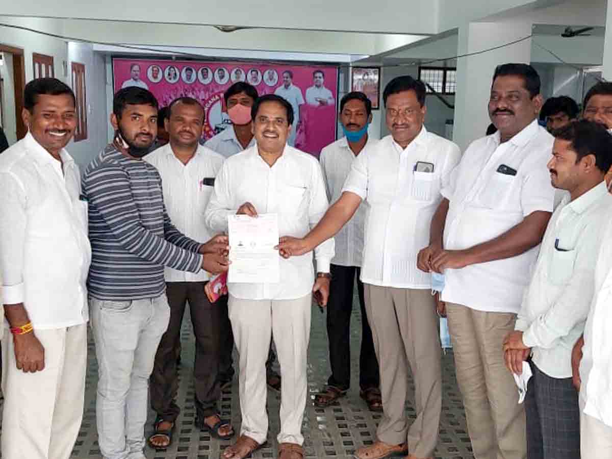 Amangallu : బాధితులకు సీఎం రిలీఫ్‌ చెక్కుల పంపిణీ..