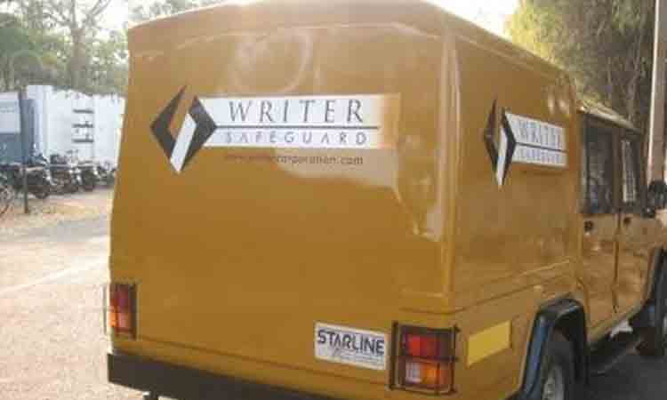 హైద‌రాబాద్‌లో భారీ చోరీ.. రూ. 36 ల‌క్ష‌ల‌తో ప‌రారైన ఏటీఎం వ్యాన్ డ్రైవ‌ర్