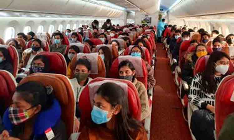 రొమేనియా నుంచి బ‌య‌ల్దేరిన ఎయిరిండియా విమానం