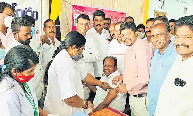 ‘అక్షయపాత్ర’ సేవలు అభినందనీయం