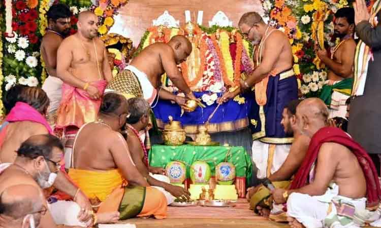 అంతర్వేదిలో వైభవంగా లక్ష్మీనారసింహుడి కల్యాణం