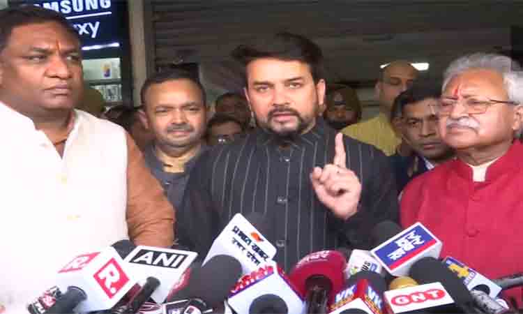 యూపీని అవమానించే బాధ్యత కాంగ్రెస్‌, ఎస్పీ తీసుకున్నాయా?: అనురాగ్ ఠాకూర్