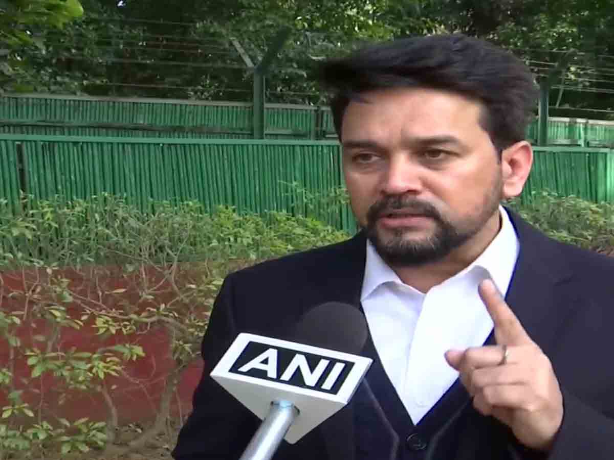 ఓటమి భయంతోనే తమ స్థానాలు వీడుతున్నారు… స్వామి ప్రసాద్ మౌర్య ఓటమి ఖాయం: అనురాగ్ ఠాకూర్