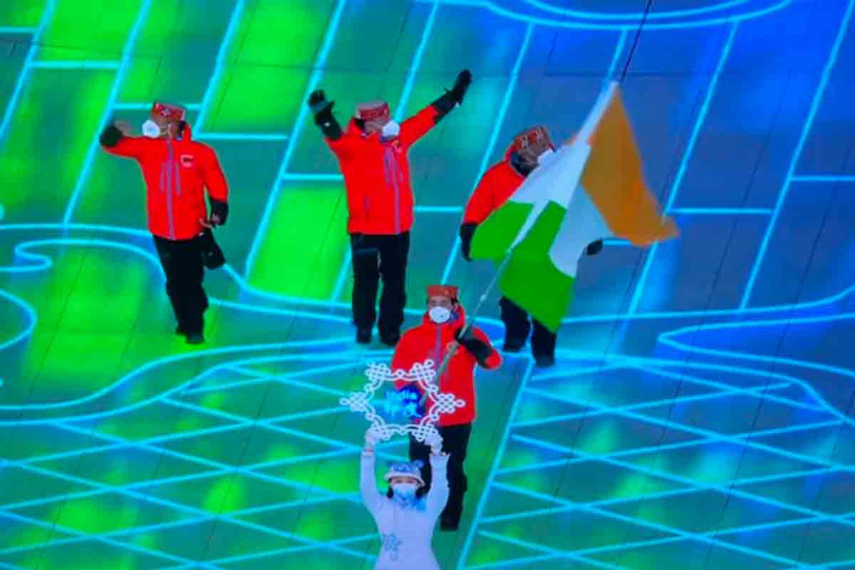 వింటర్ ఒలింపిక్స్‌లో ఏకైక భారత అథ్లెట్… ప్రారంభోత్సవ వేడుకల్లో పాల్గొన్న ఆరిఫ్ ఖాన్