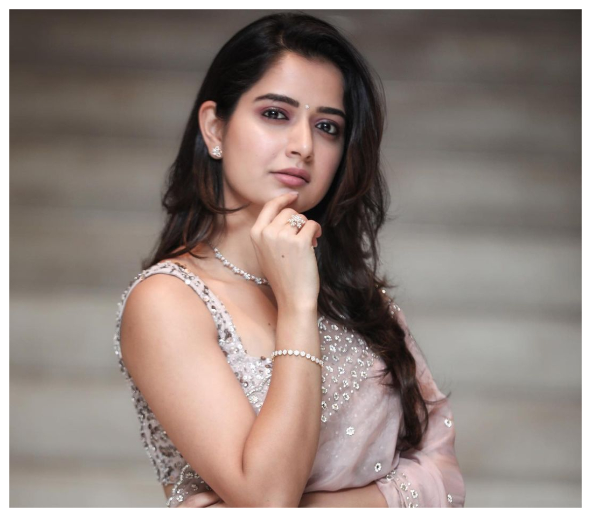 Ashika Ranganath | శారీలో కేకపెట్టిస్తున్న అందాల ముద్దుగుమ్మ ఆషిక రంగనాథ్..
