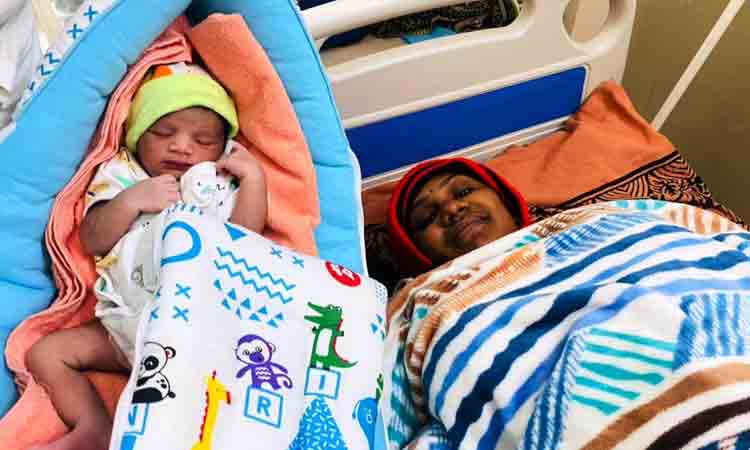 సర్కారు దవాఖానలో జడ్పీ చైర్‌పర్సన్‌ ప్రసవం