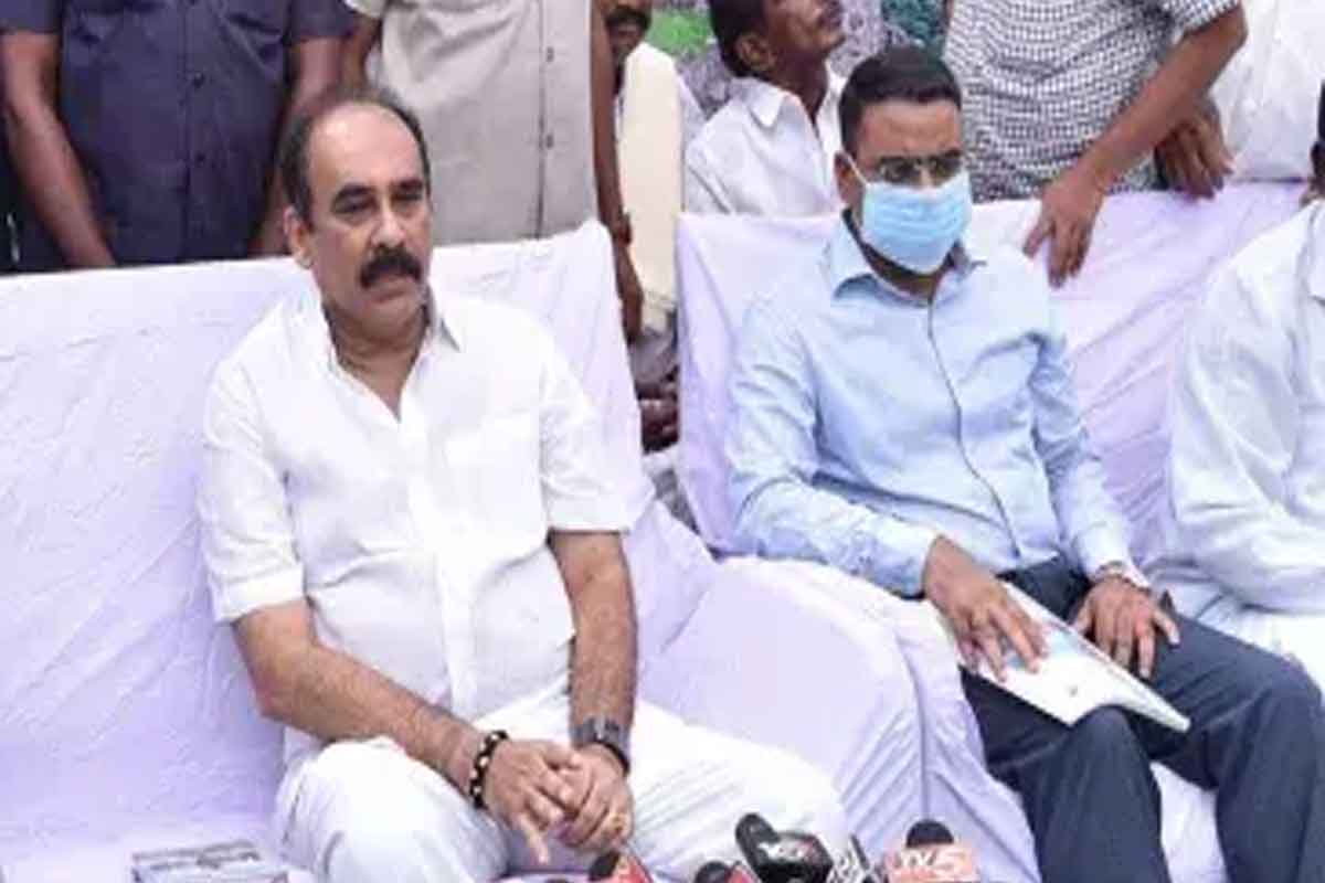 కొత్త జిల్లాలపై ప్రతిపక్షాలవి పసలేని ఆరోపణలు: మంత్రి బాలినేని