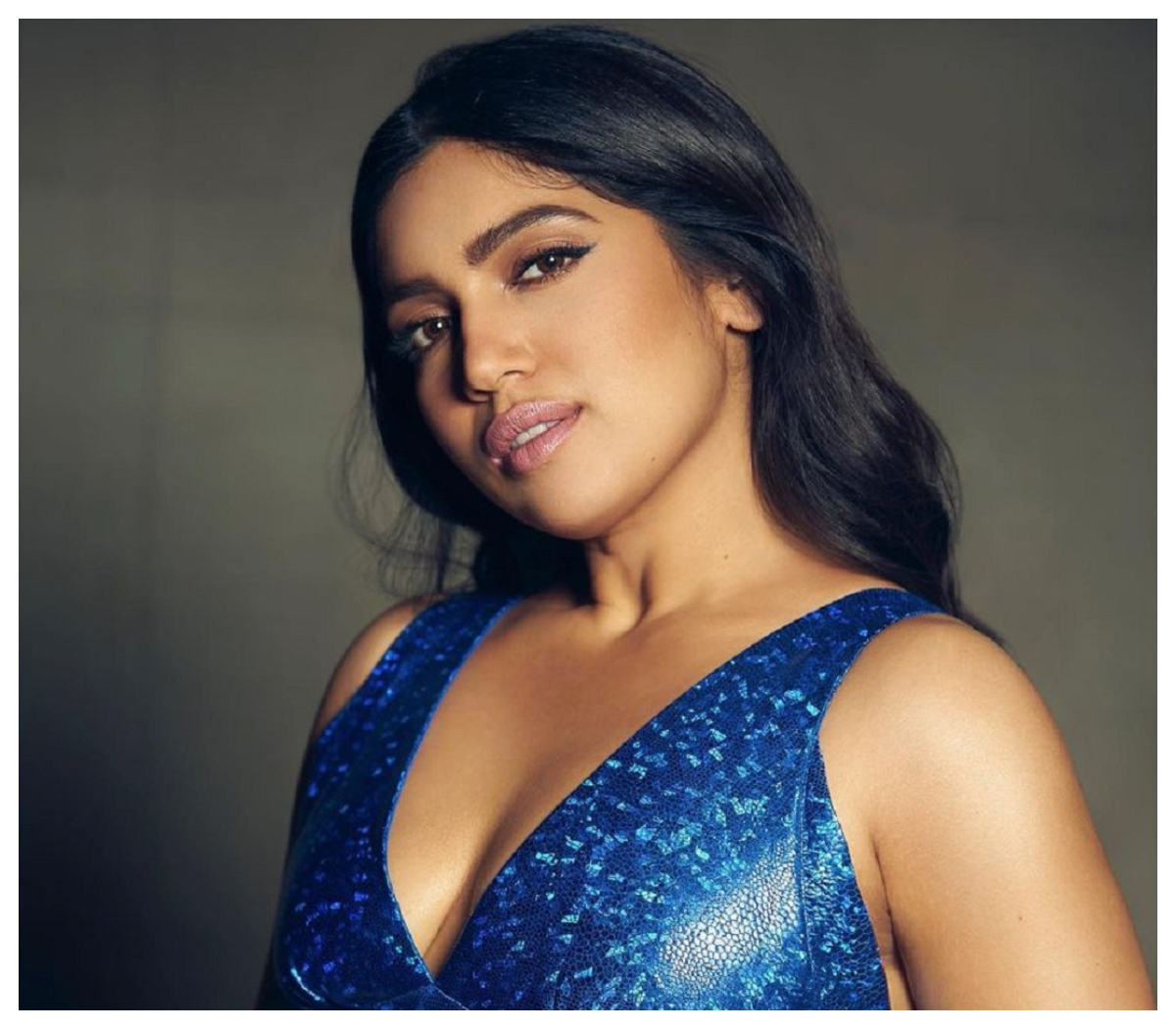 Bhumi Pednekar | బ్లూ కలర్‌ డ్రెస్‌లో భూమి ఫడ్నేకర్ మెరుపులు..