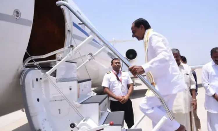 ముంబైకి బయల్దేరిన సీఎం కేసీఆర్‌