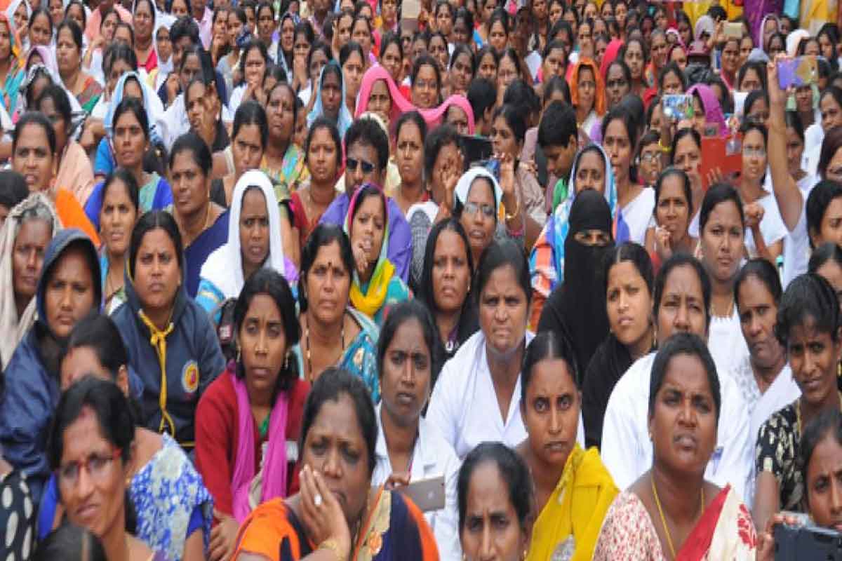 చీకటి ఒప్పందాన్ని వ్యతిరేకిస్తున్నాం: కాంట్రాక్ట్‌ ఉద్యోగులు