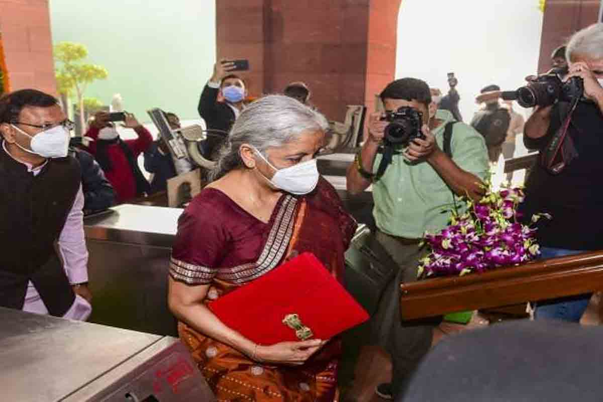 Union Budget: వేటి ధ‌ర‌లు పెరుగుతాయి.. వేటి ధ‌ర‌లు త‌గ్గుతాయి..?