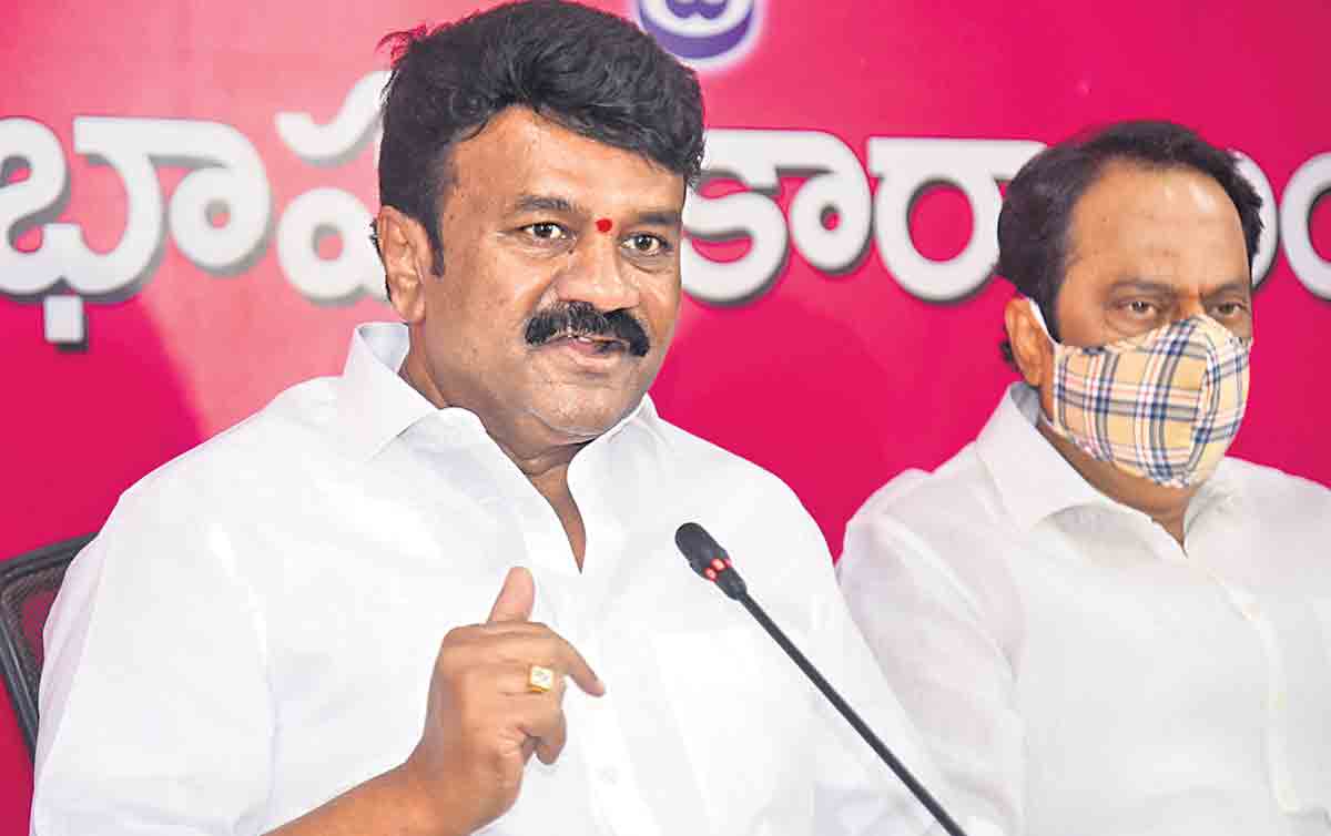 దేశంలో మోదీ రాజ్యాంగం