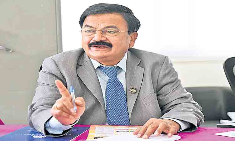 కంపెనీ సెక్రటరీ ఉద్యోగం.. జీతం, హోదా అదుర్స్‌!