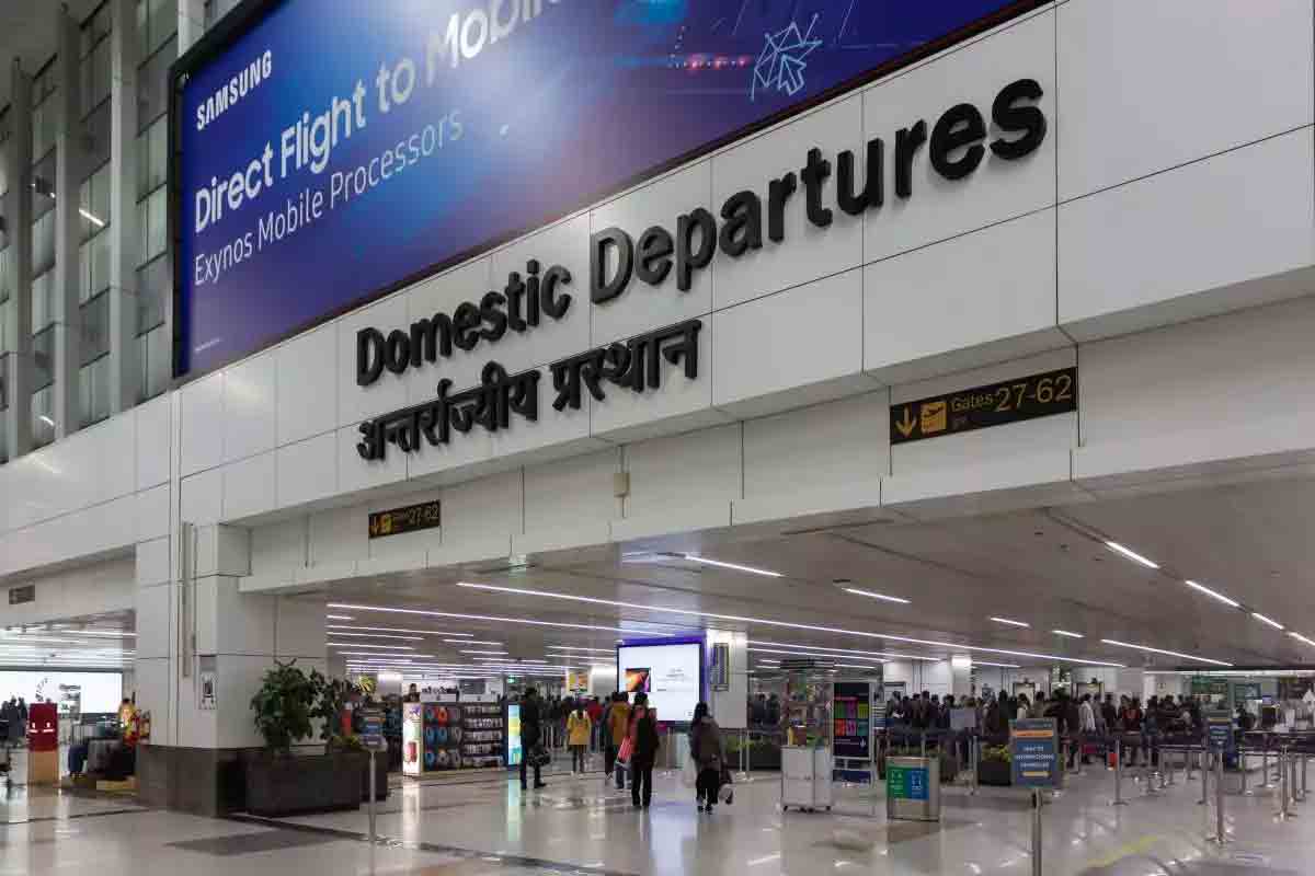 ఢిల్లీ ఎయిర్‌పోర్టులో తుపాకీ కలకలం..