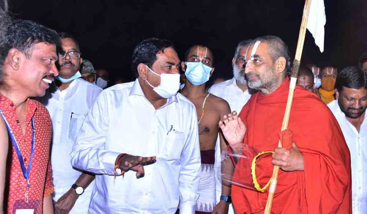 Statue of Equality | చినజీయ‌ర్ స్వామి ఆశీస్సులు తీసుకున్న మంత్రి ఎర్ర‌బెల్లి ద‌యాక‌ర్ రావు