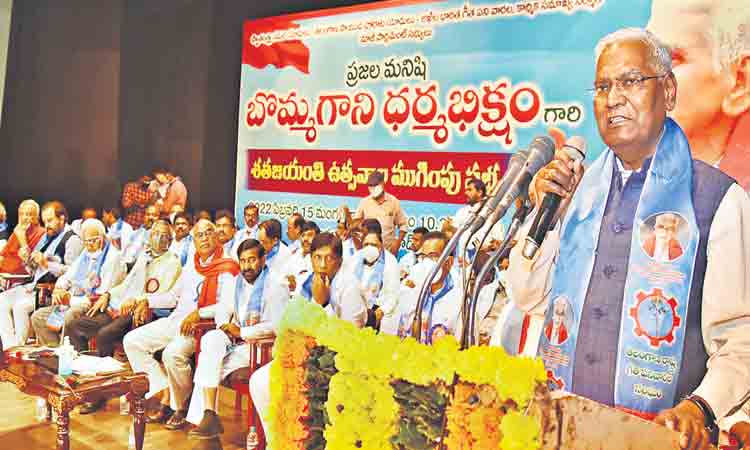 కేంద్రాన్ని నిలదీస్తున్నది కేసీఆరే