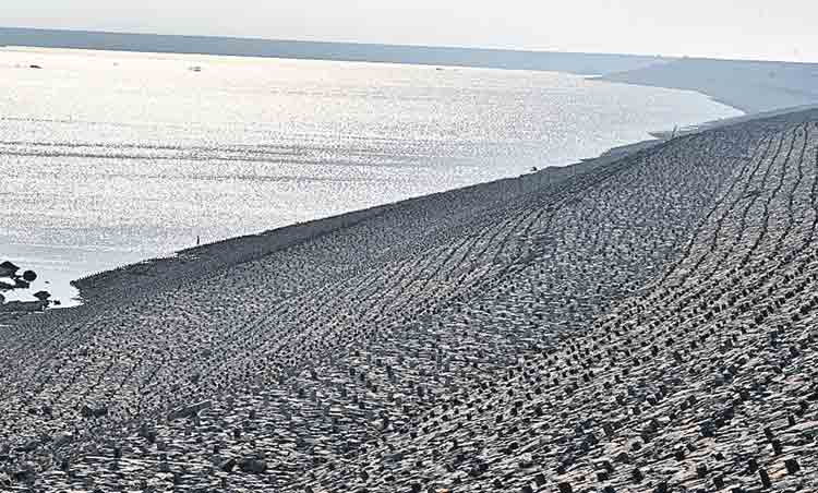 నడినెత్తిన మహా సముద్రం