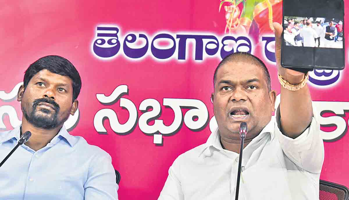 బీజేపీది గాడ్సేయిజం.. టీఆర్‌ఎస్‌ది అంబేద్కరిజం